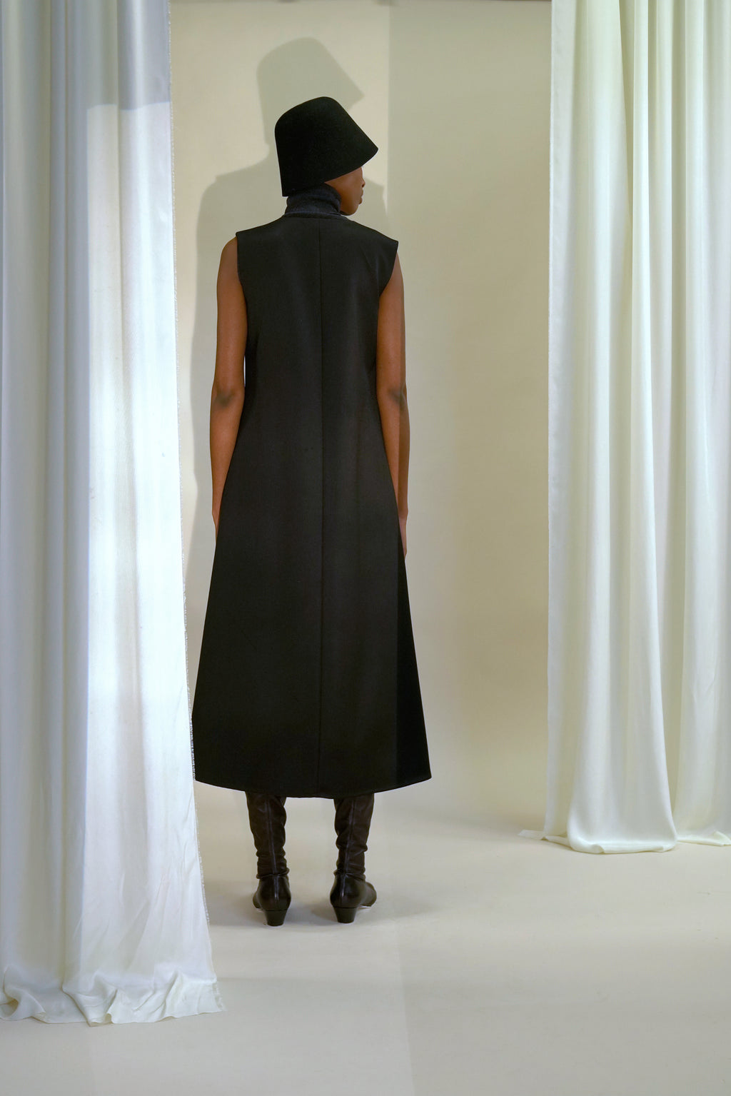 Ane dress | Black - Virgin wool