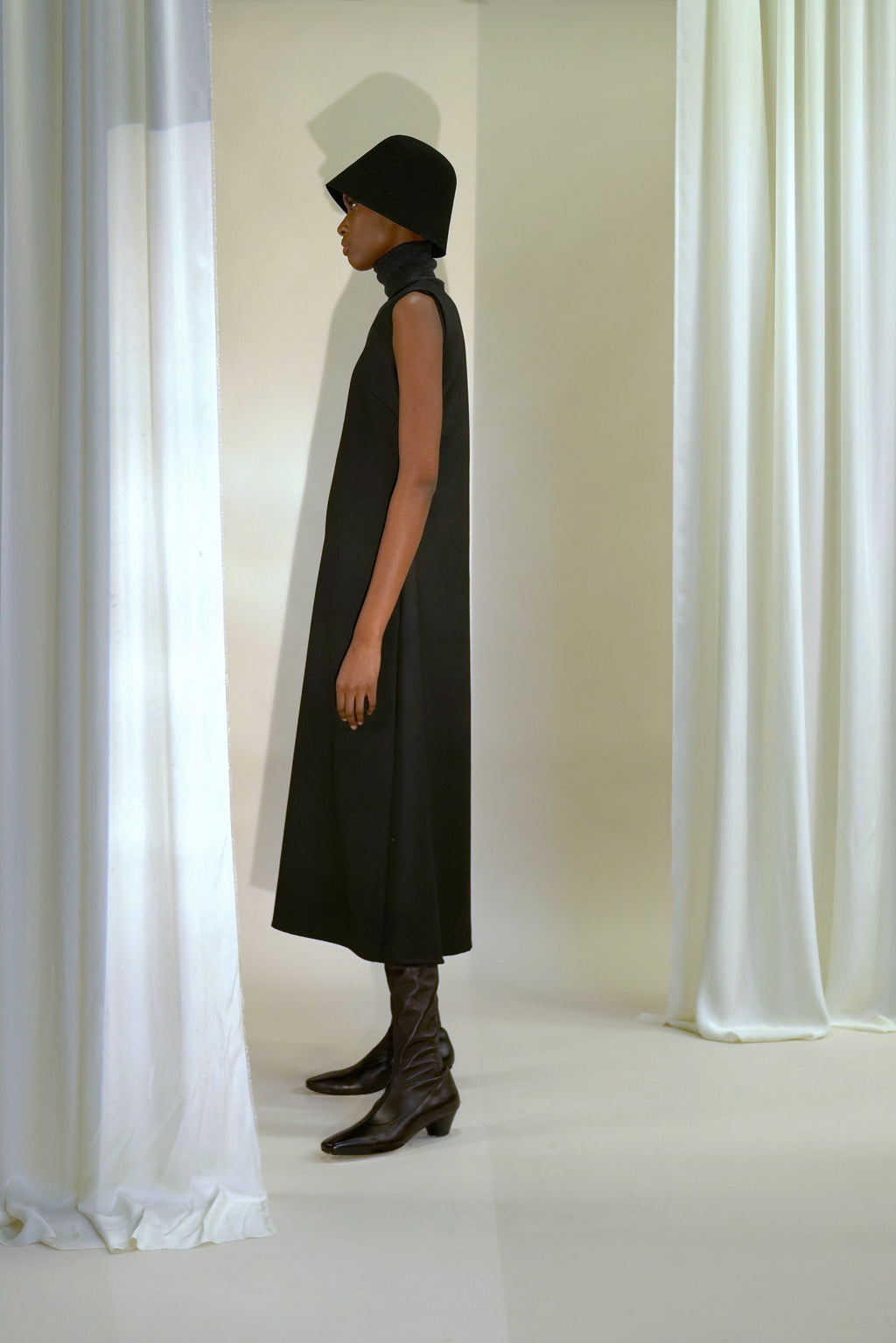 Ane dress | Black - Virgin wool