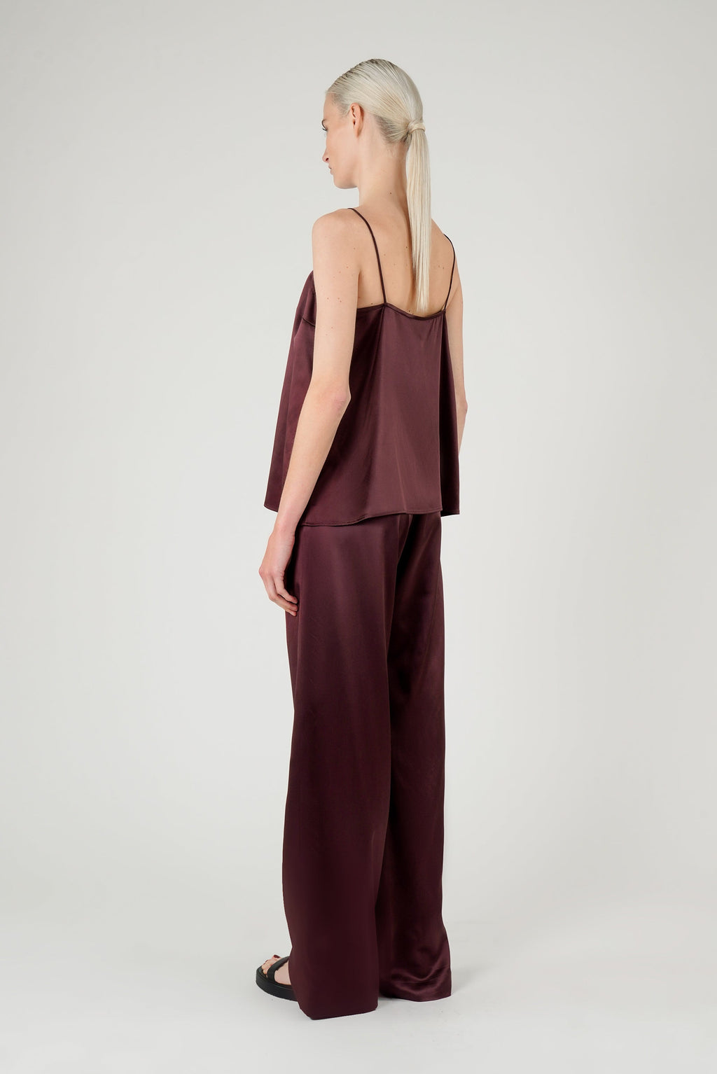 Cornelia trousers | Pinot noir - Satin silk